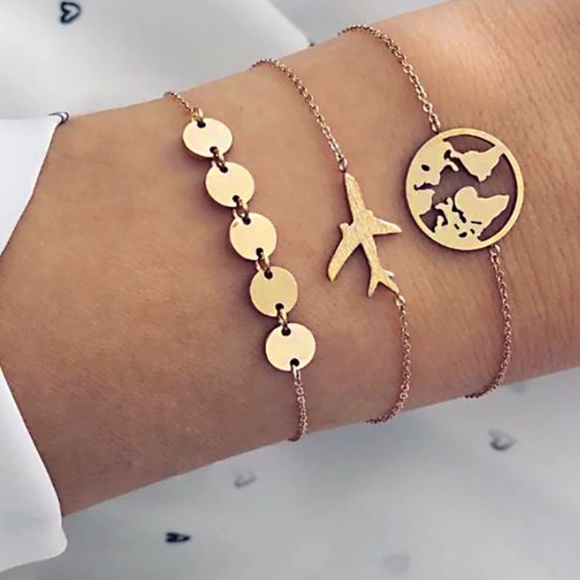 Jewelry - Airplane and world charms bracelet